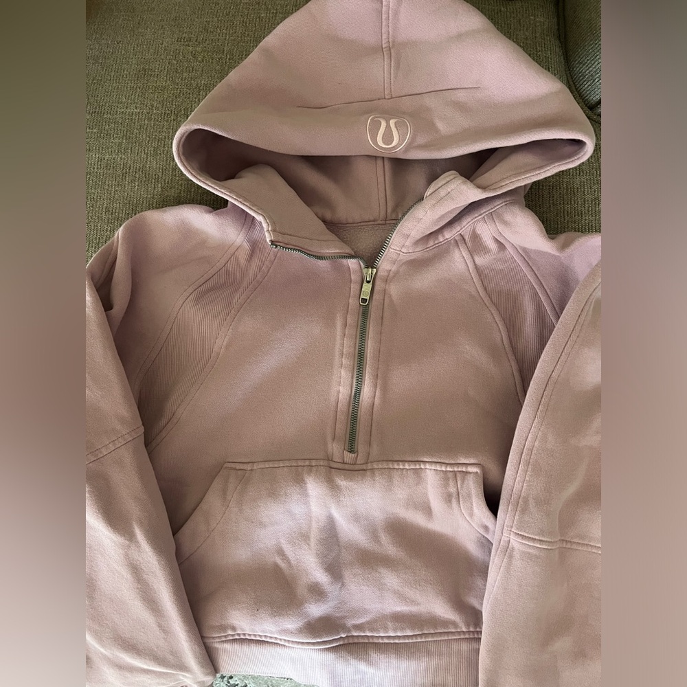 LuluLemon Cropped Scuba
